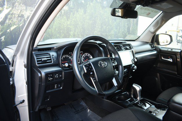 Used 2022 Jeep Grand Cherokee Laredo X AWD/4WD image 14