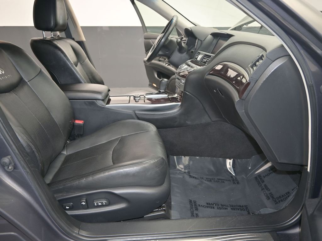 Used 2011 INFINITI M37 w/ Premium Pkg image 23