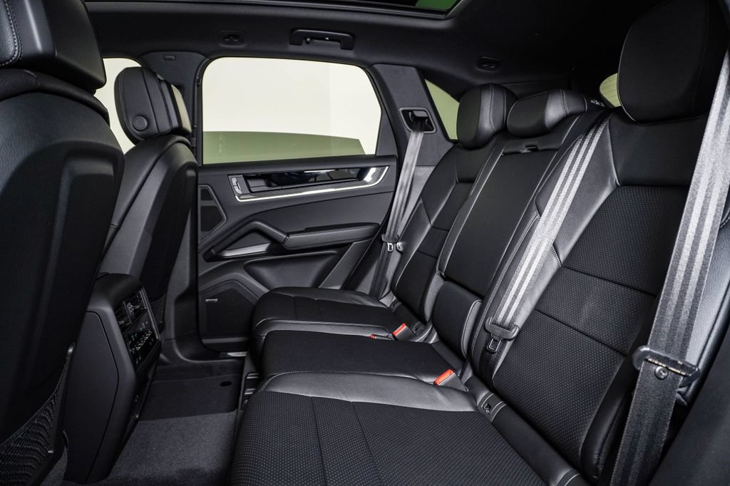 New 2026 Porsche Cayenne AWD/4WD image 17