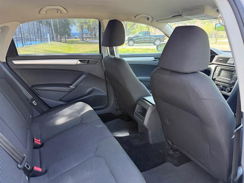 Used 2018 Volkswagen Passat 2.0T S FWD image 17