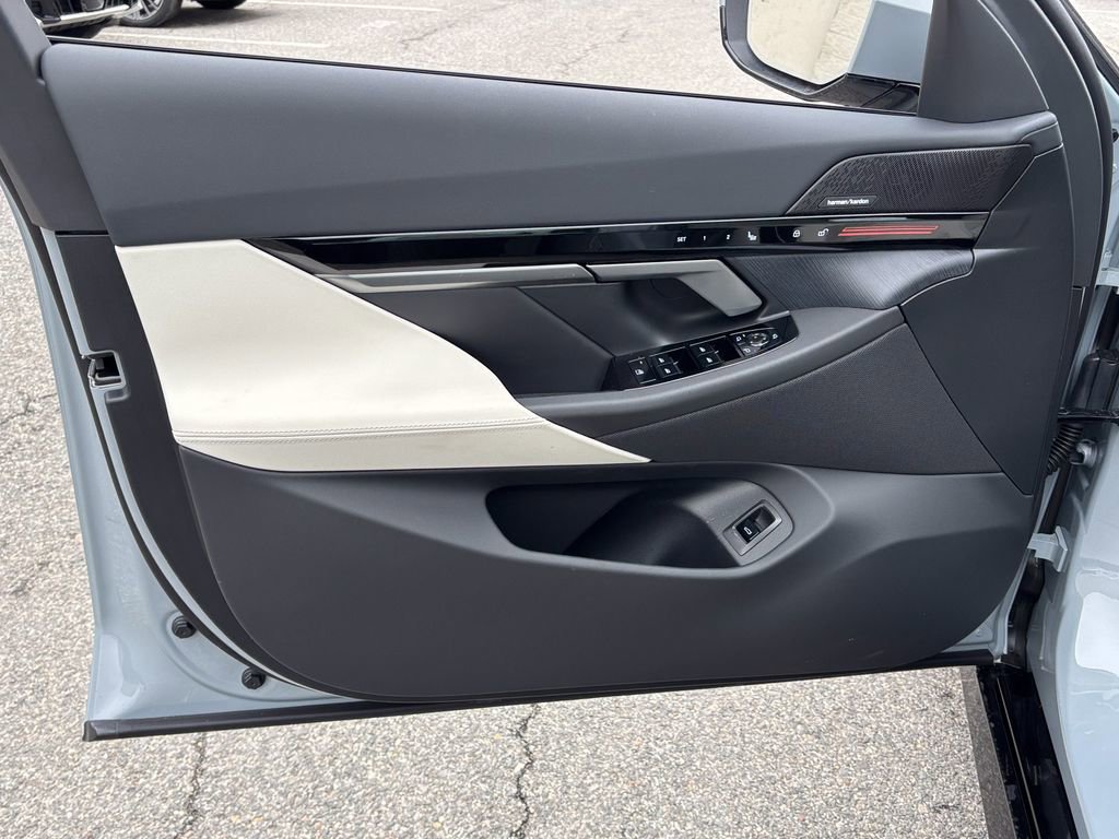 New 2026 BMW 530i xDrive w/ M Sport Package image 10