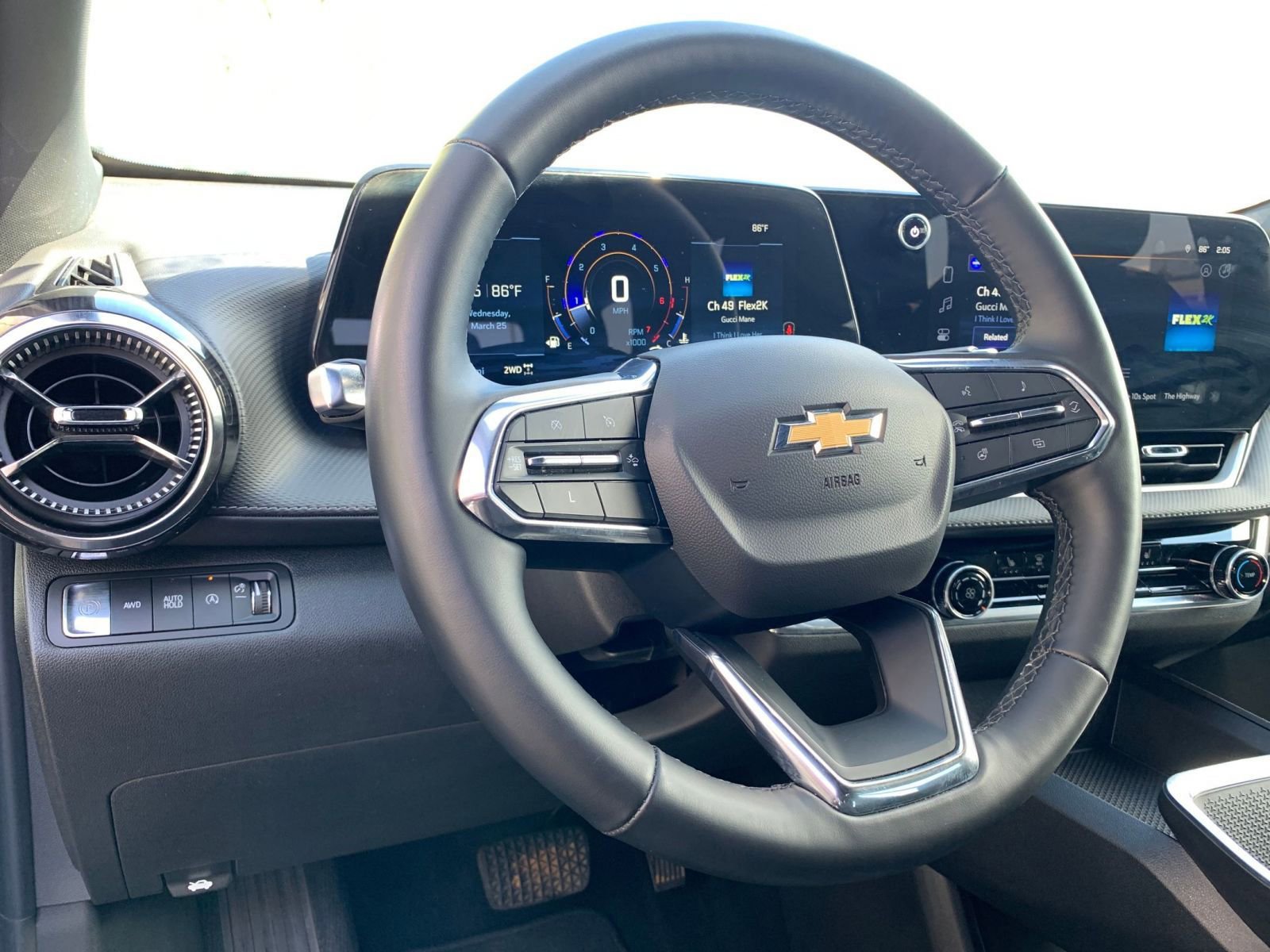 Used 2025 Chevrolet Equinox LT image 34