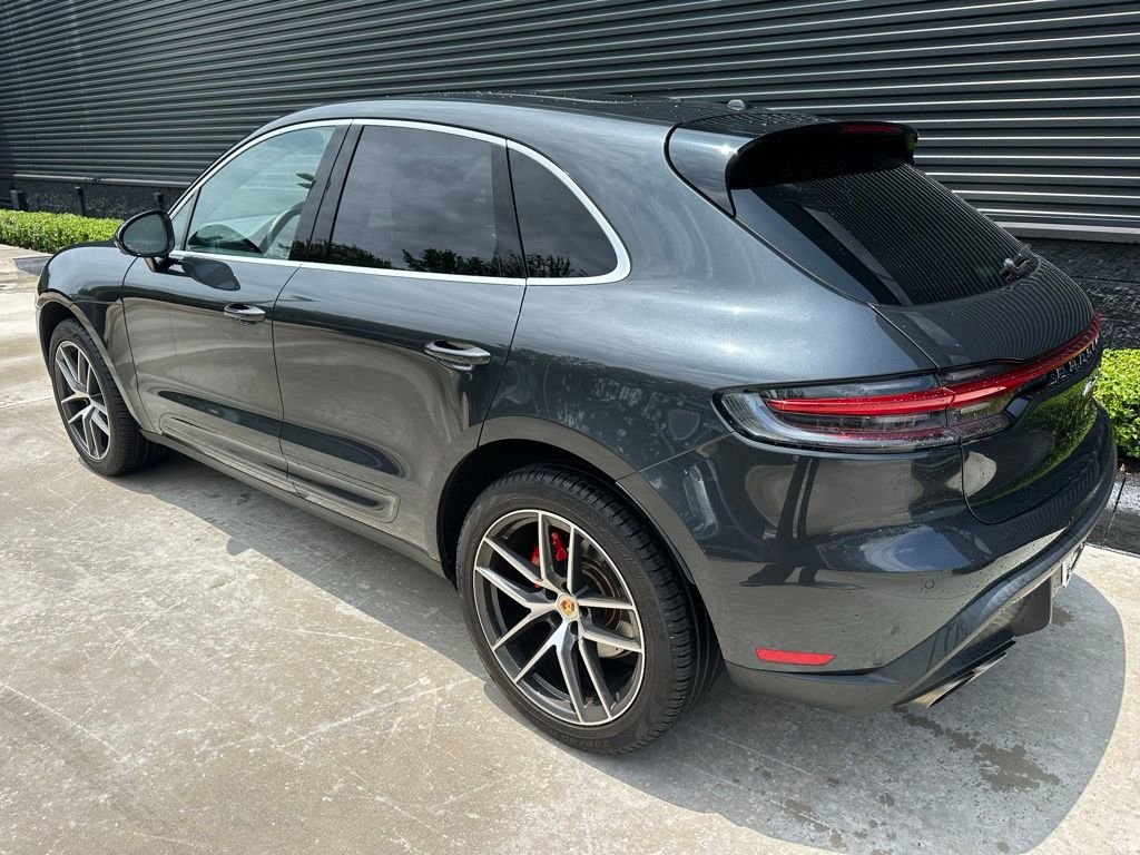 Certified 2023 Porsche Macan S AWD/4WD image 3