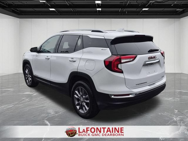 Used 2023 GMC Terrain SLT AWD/4WD image 3