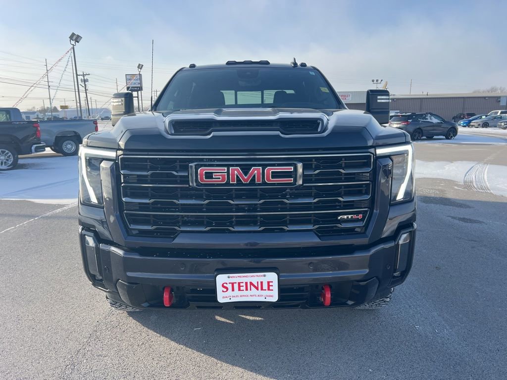 Used 2024 GMC Sierra 2500 AT4 w/ AT4 Premium Plus Package image 3