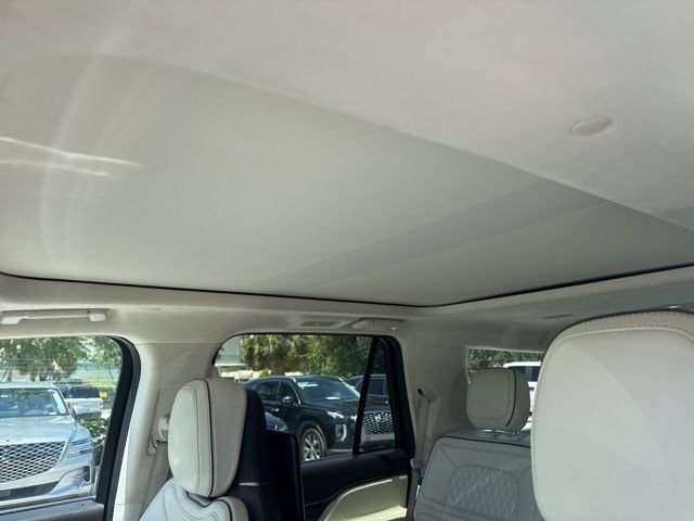 Used 2021 Lincoln Navigator Black Label w/ Special Edition Package AWD/4WD image 10