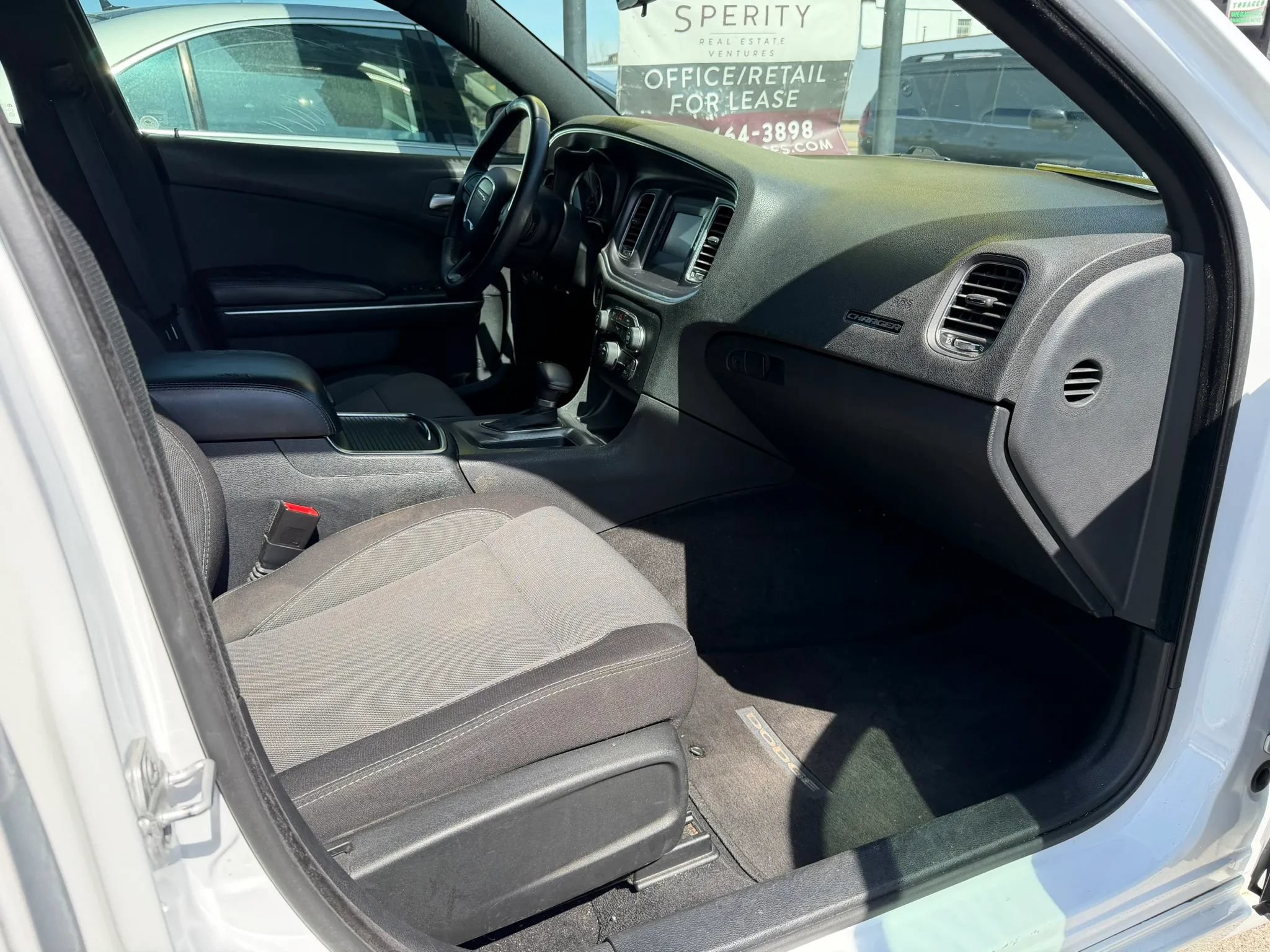 Used 2015 Dodge Charger SE w/ Popular Equipment Group RWD image 7