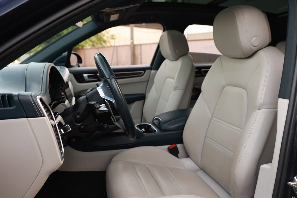 Used 2021 Porsche Cayenne E-Hybrid AWD/4WD image 2