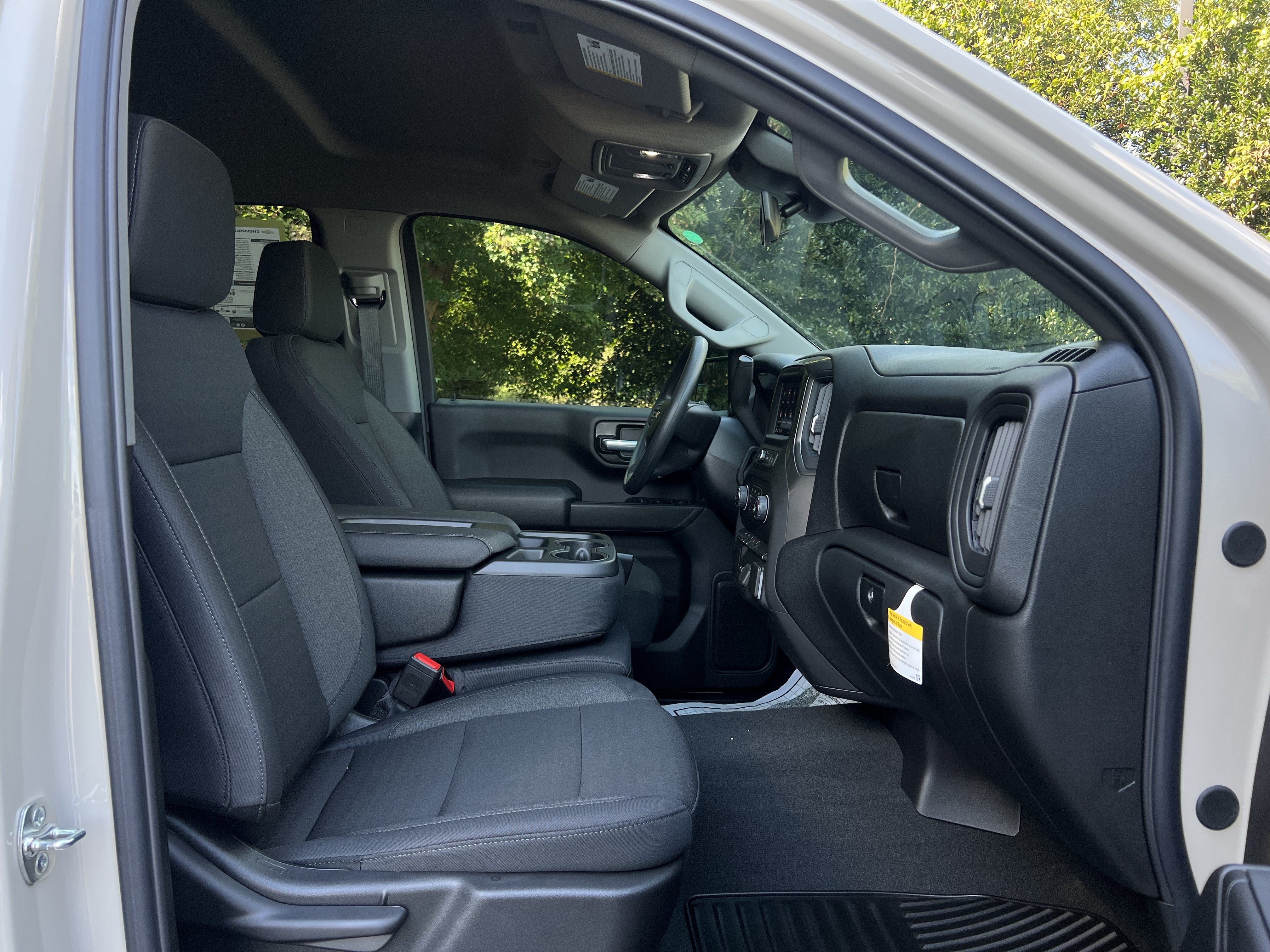 New 2026 Chevrolet Silverado 1500 Custom w/ Turbomax Blackout Package AWD/4WD image 15