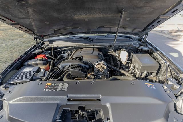 Used 2014 Cadillac Escalade Luxury image 21