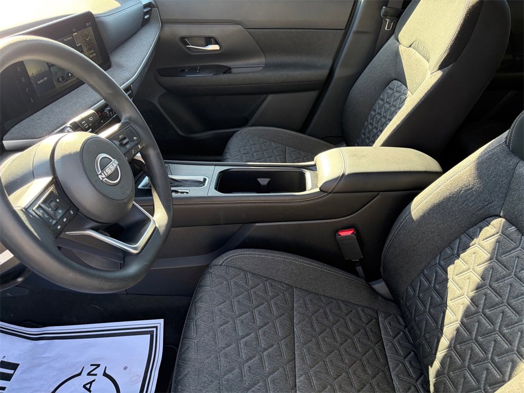 Certified 2025 Nissan Kicks SV image 7