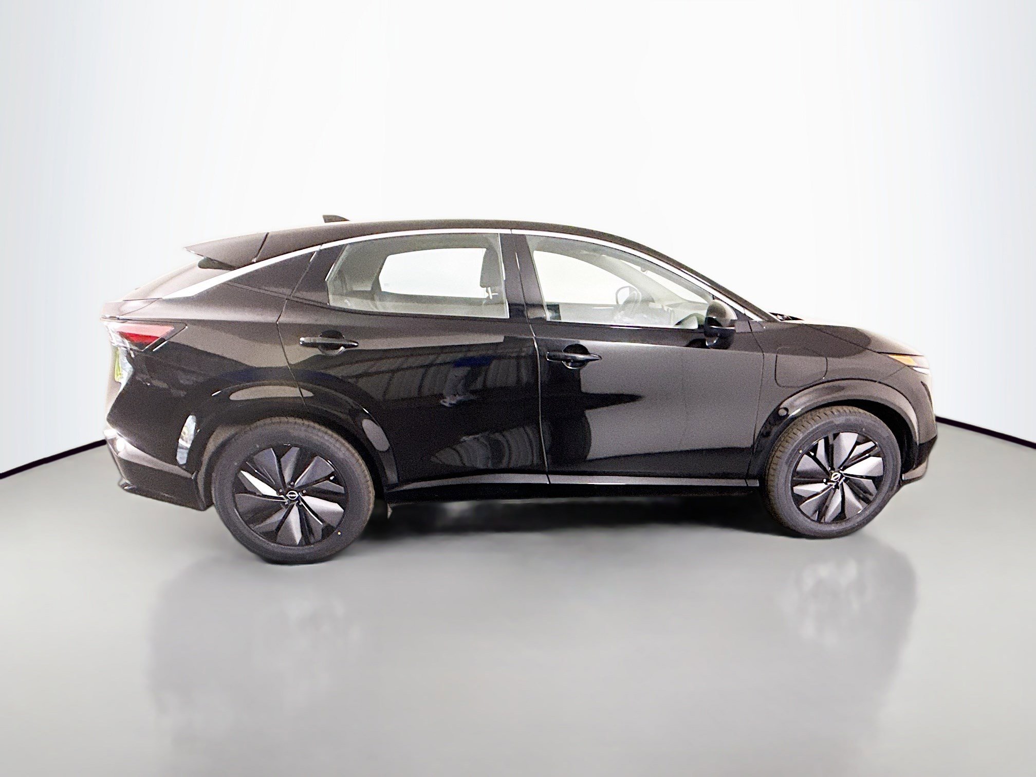 Used 2023 Nissan Ariya FWD image 11
