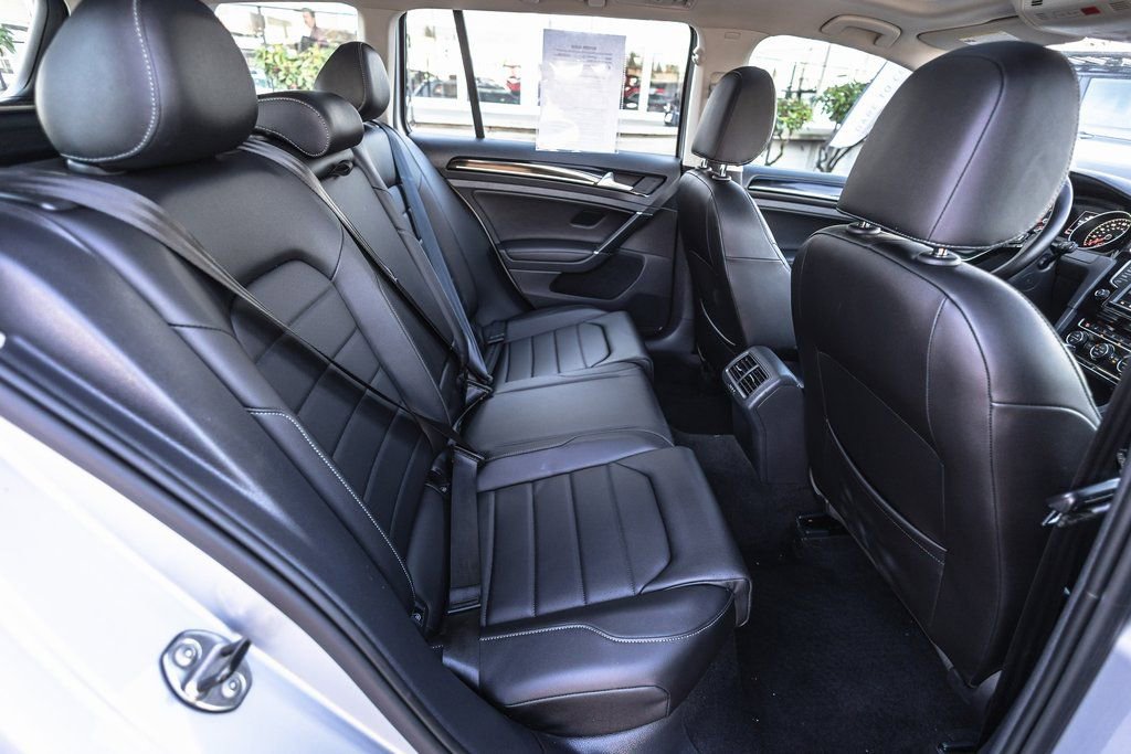 Used 2017 Volkswagen Golf SEL image 32