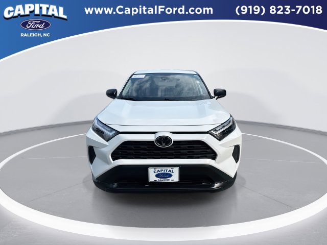 Used 2025 Toyota RAV4 LE AWD/4WD image 3