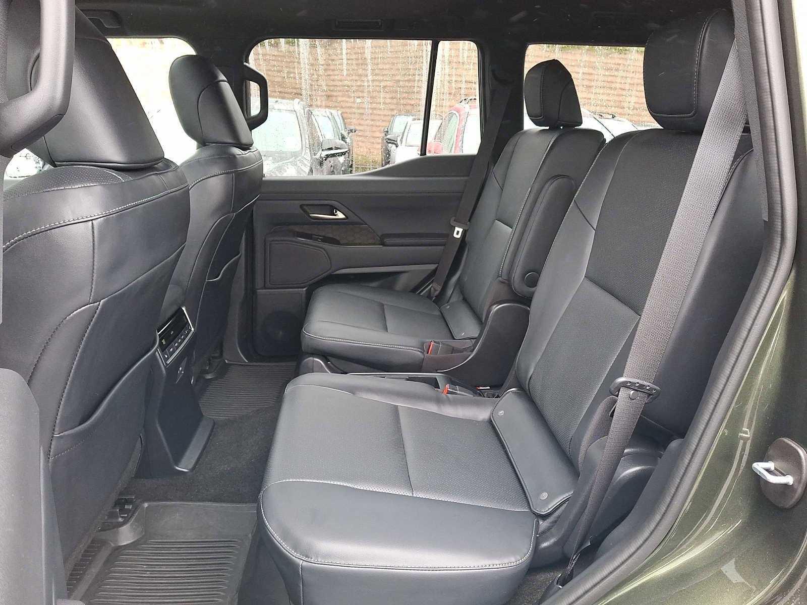 Used 2025 Lexus GX 550 image 8