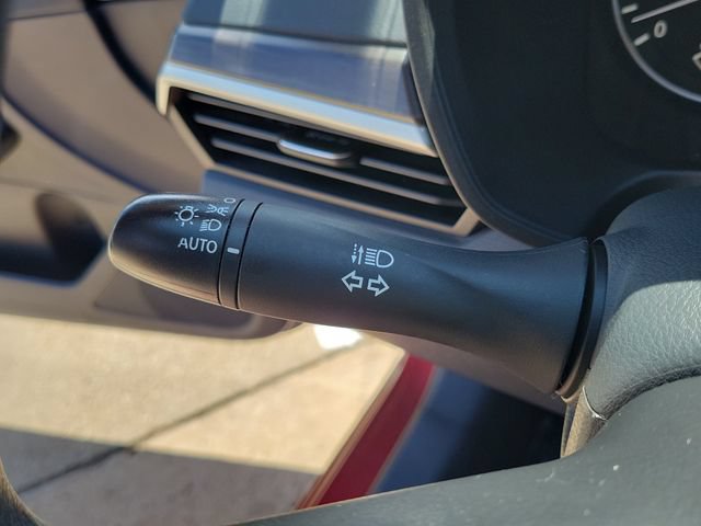 Used 2025 Nissan Altima 2.5 SV FWD image 26