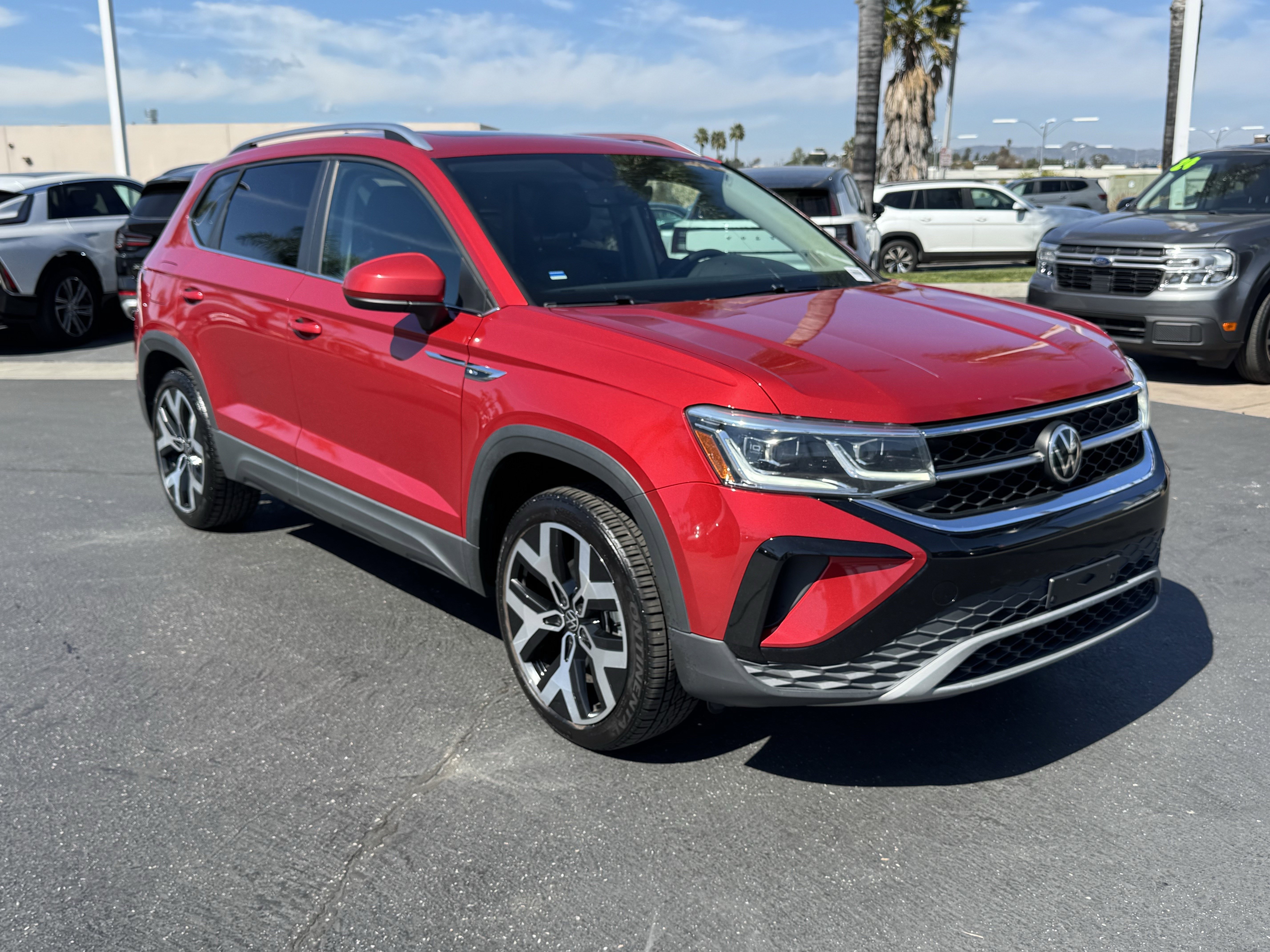 Used 2022 Volkswagen Taos SEL w/ Panoramic Sunroof Package image 2