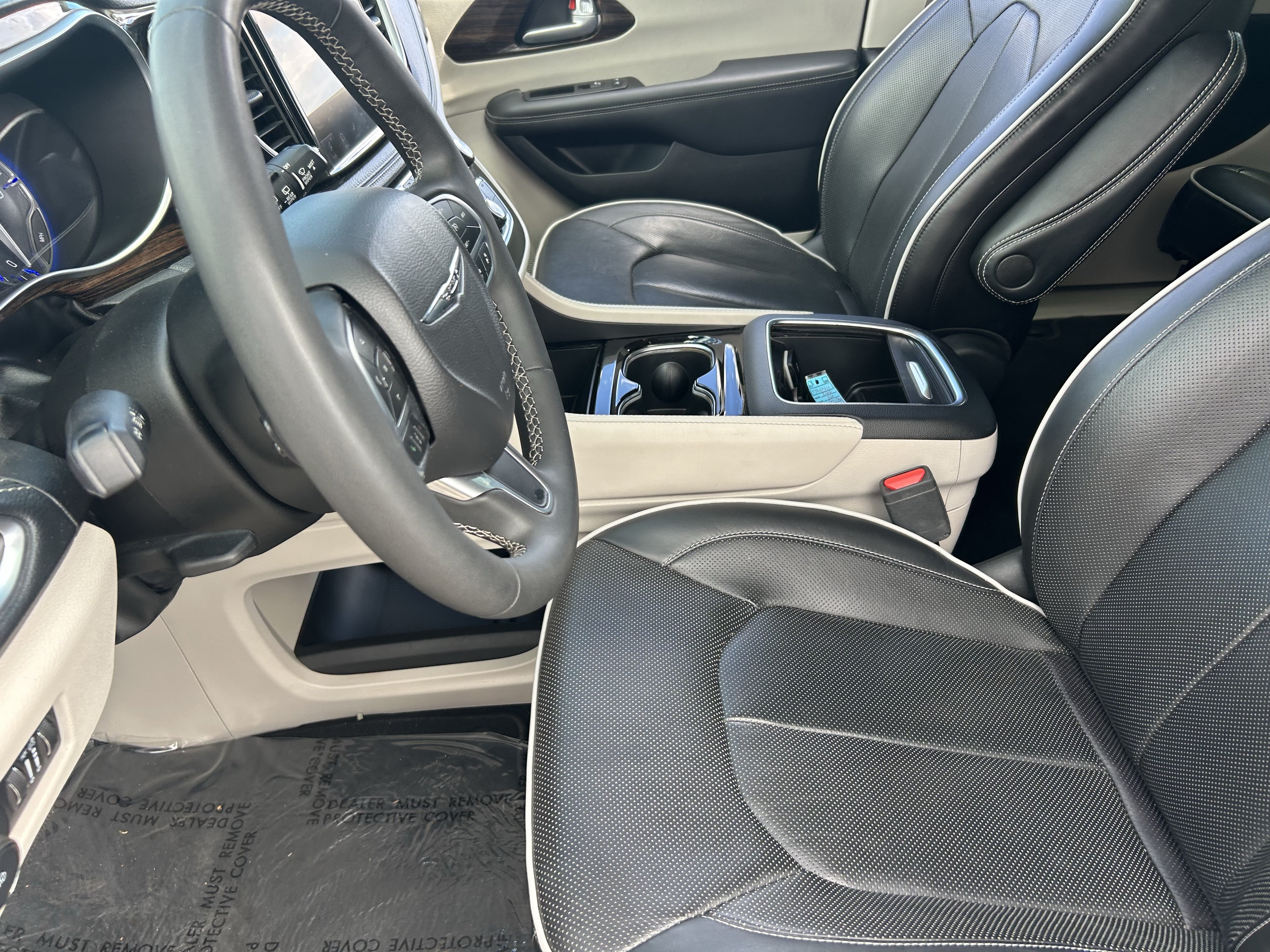 Used 2024 Chrysler Pacifica Limited FWD image 27