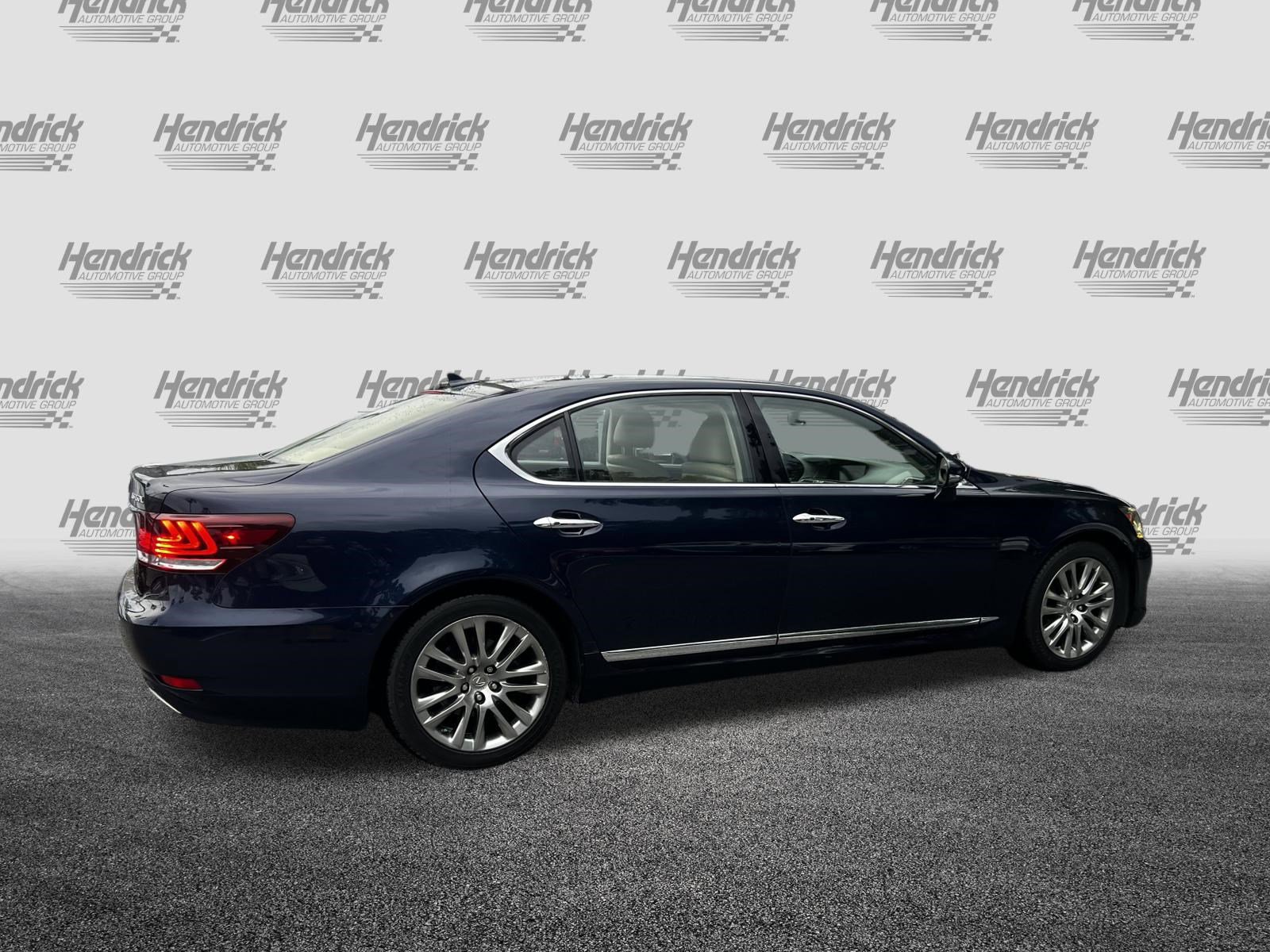 Used 2013 Lexus LS 460 L w/ Preferred Accessory Package RWD image 10