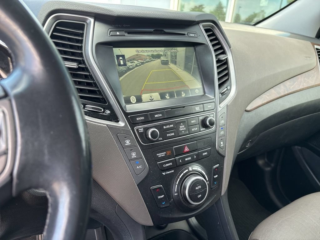 Used 2017 Hyundai Santa Fe Limited AWD/4WD image 11