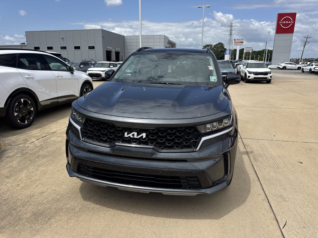 Used 2023 Kia Sorento S w/ Panoramic Sunroof Package FWD image 5
