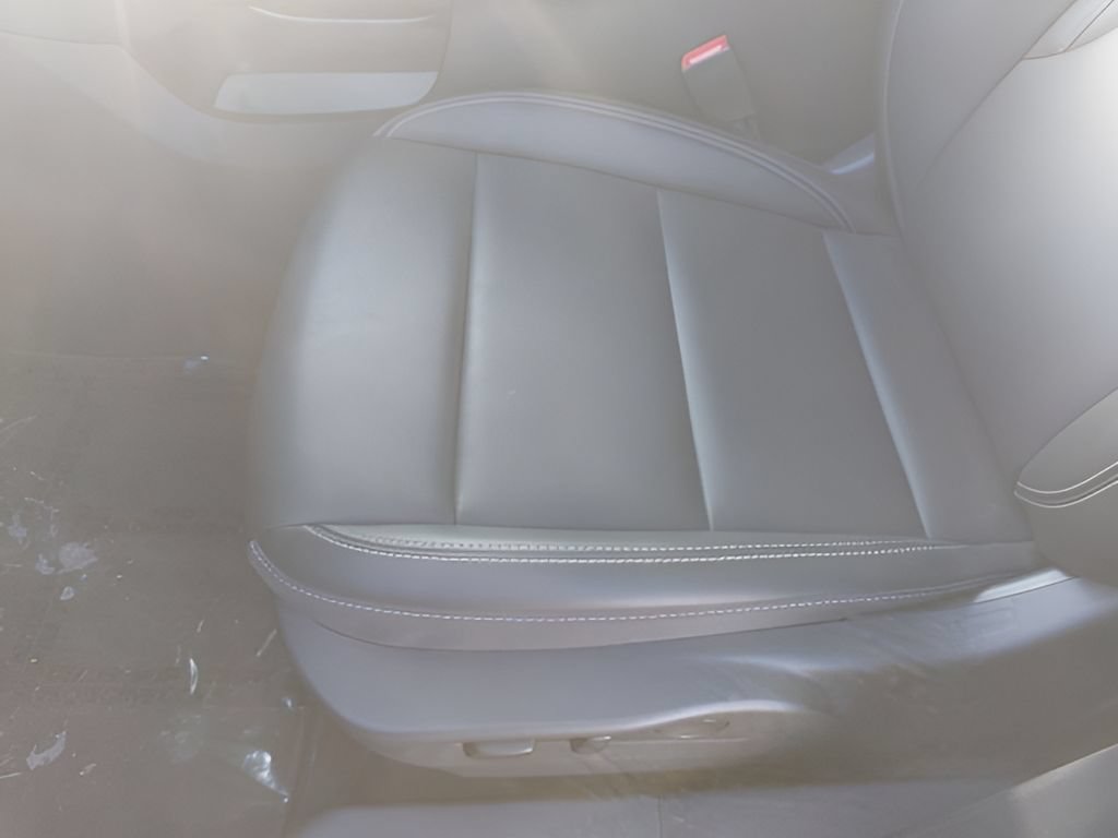 Used 2025 Buick Envision Preferred AWD/4WD image 12