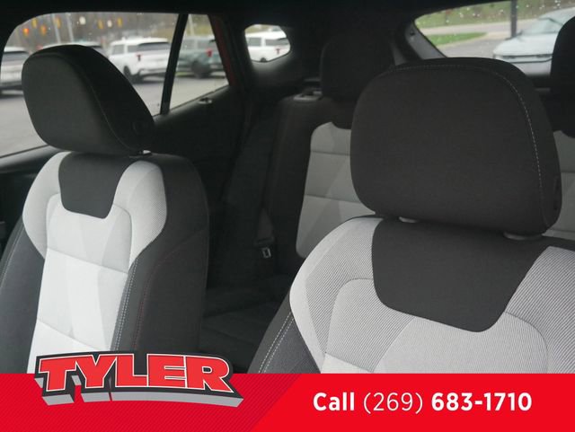 New 2026 Chevrolet Trax RS w/ Driver Confidence Package FWD image 35