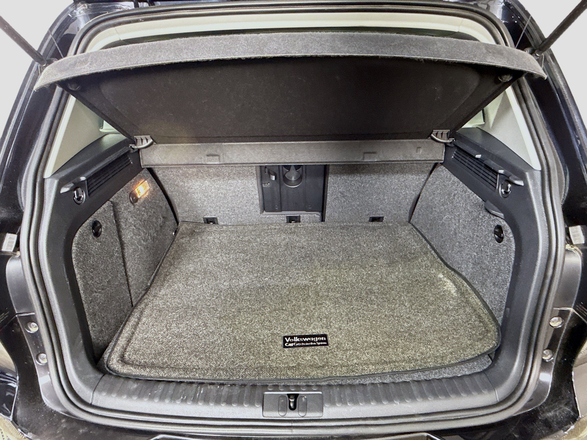 Used 2017 Volkswagen Tiguan S image 35