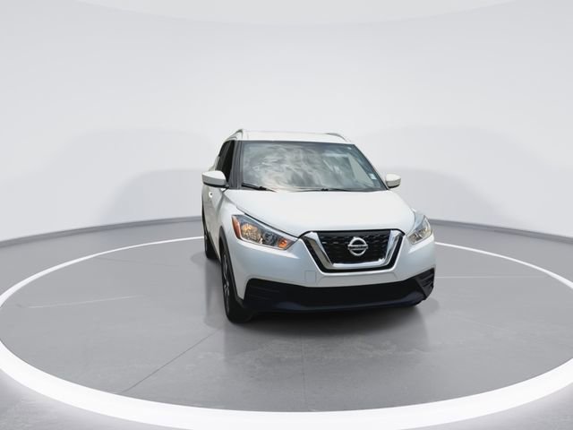 Used 2018 Nissan Kicks SV FWD image 3
