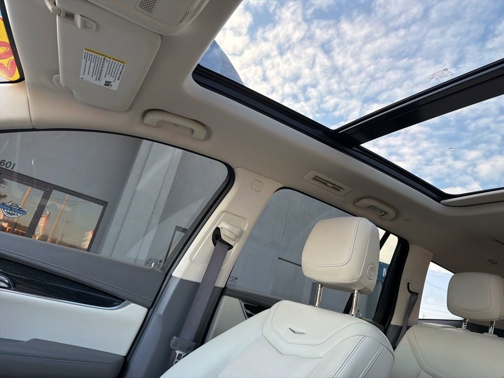 Used 2021 Cadillac XT6 Premium Luxury FWD image 16