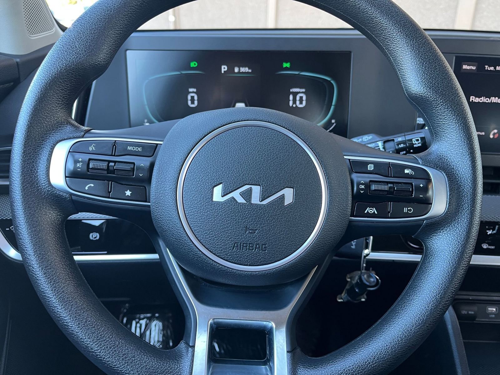 Used 2025 Kia Sportage LX image 28