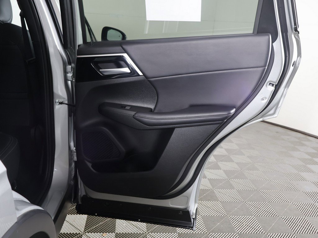 Used 2024 Mitsubishi Outlander SE Black Edition image 28