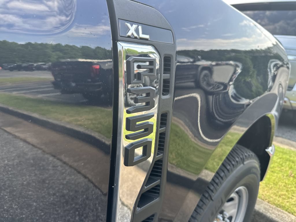 New 2025 Ford F350 XL w/ XL Driver Assist Package RWD image 26