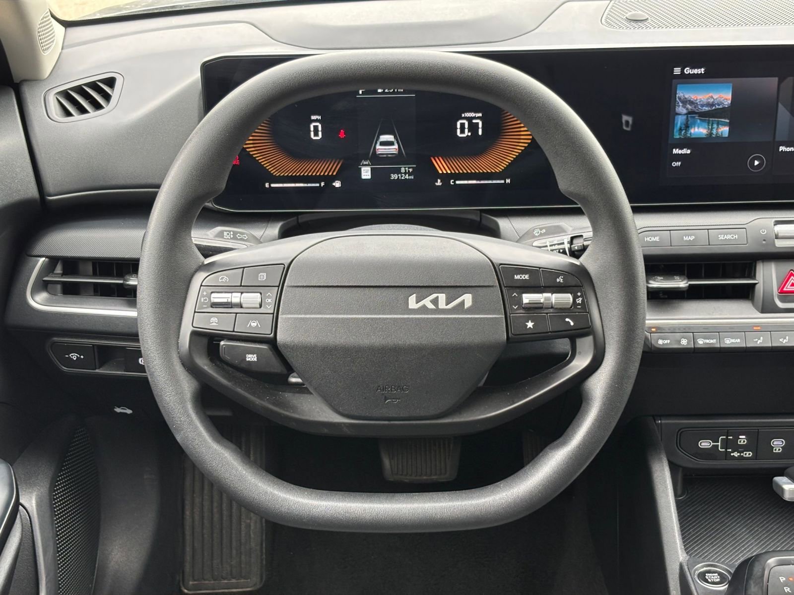 Used 2025 Kia K4 LXS image 30