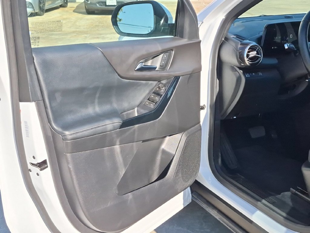 Used 2026 Chevrolet Equinox LT FWD image 11