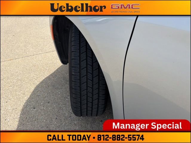 Used 2024 Chrysler Pacifica Limited FWD image 24