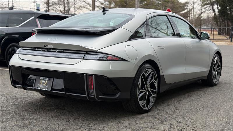 Used 2024 Hyundai Ioniq 6 Limited image 5