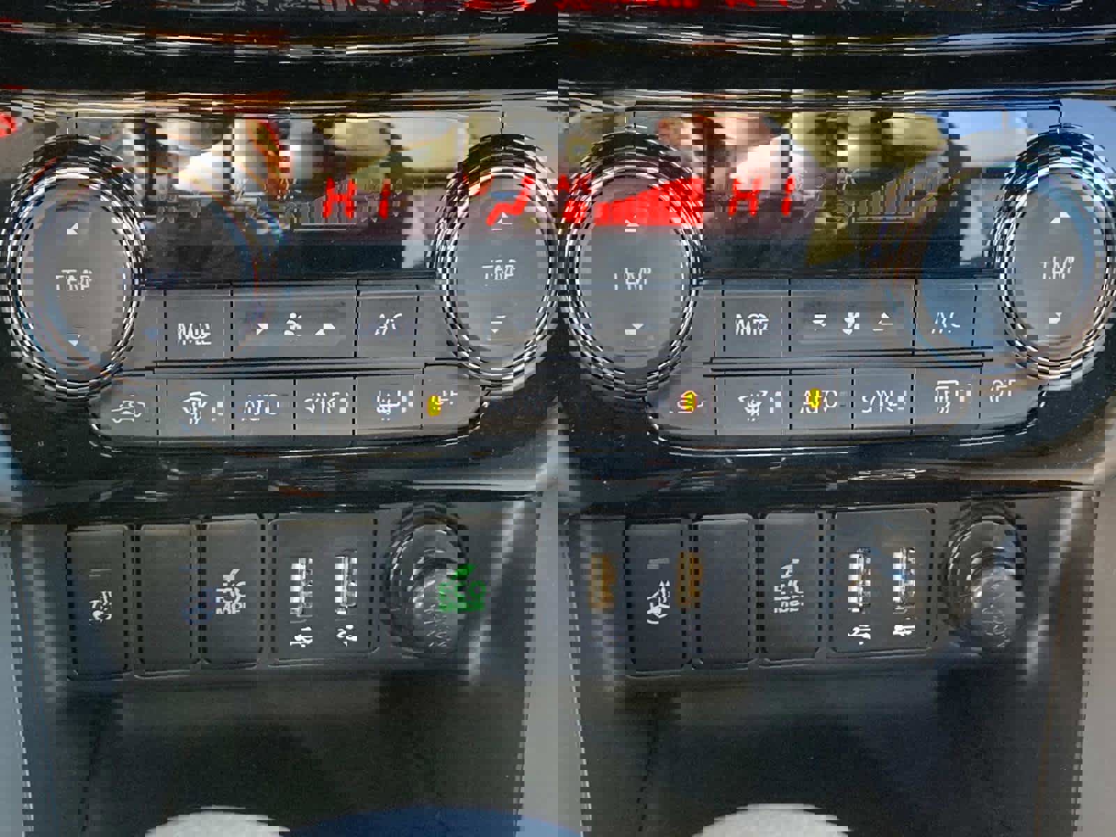 Used 2024 Mitsubishi Eclipse Cross SEL image 14