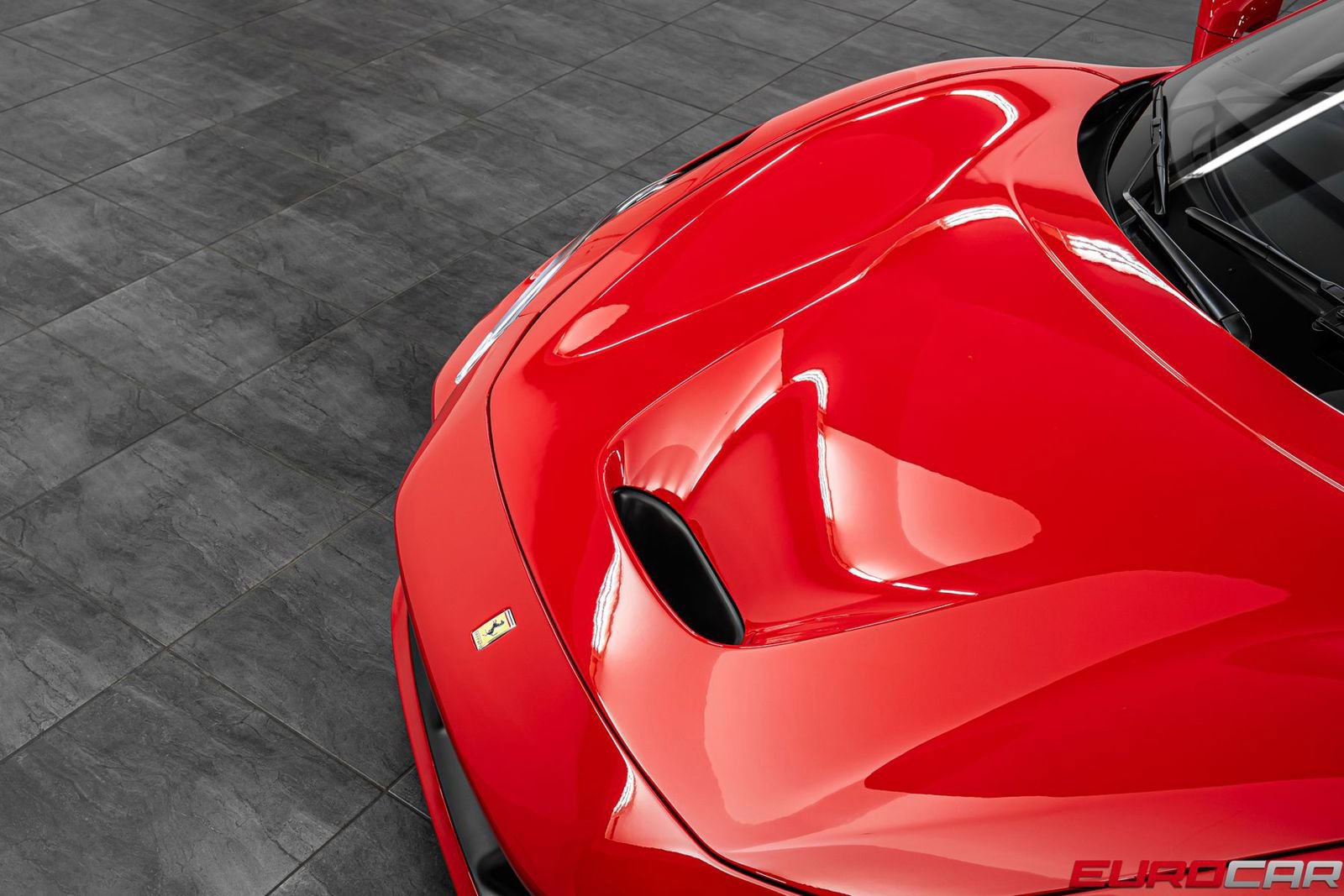 Used 2022 Ferrari F8 Tributo image 11