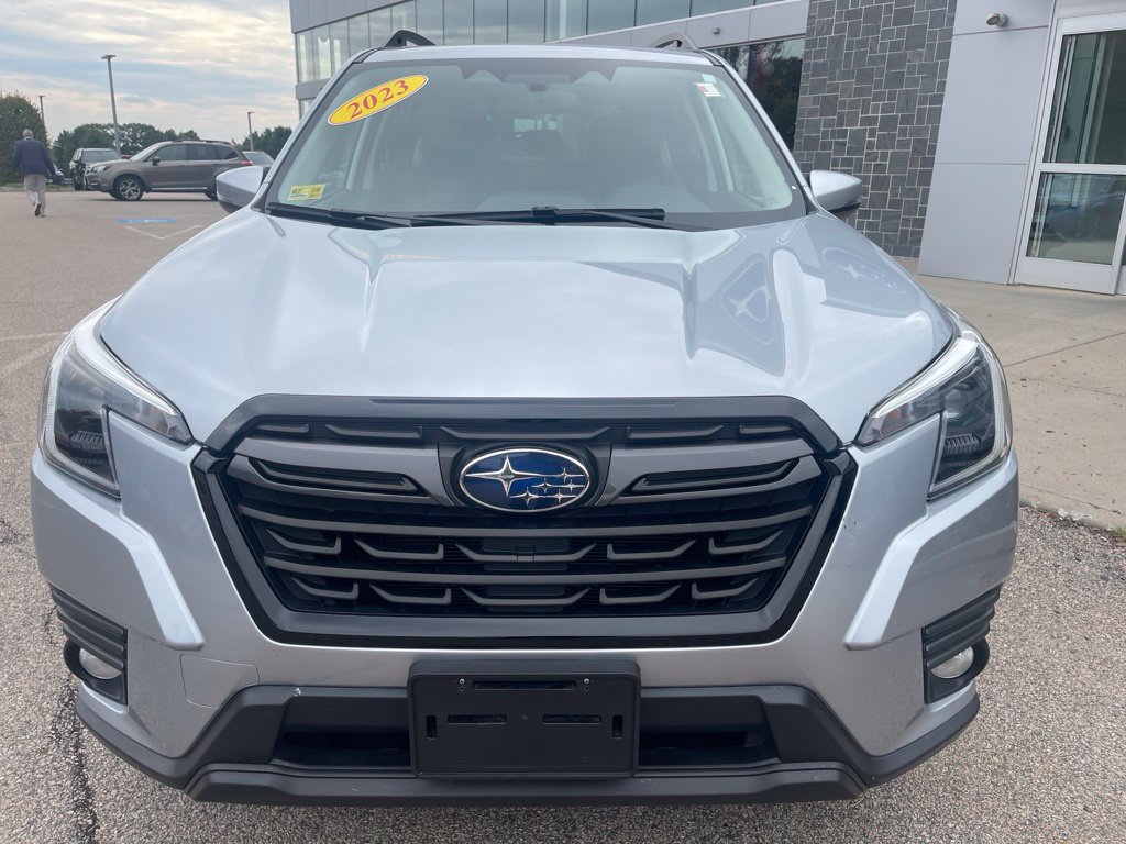 Used 2023 Subaru Forester Premium AWD/4WD image 8
