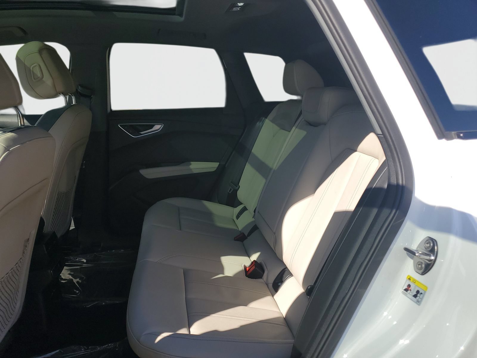 Used 2025 Audi Q4 e-tron Premium w/ Convenience Package RWD image 13