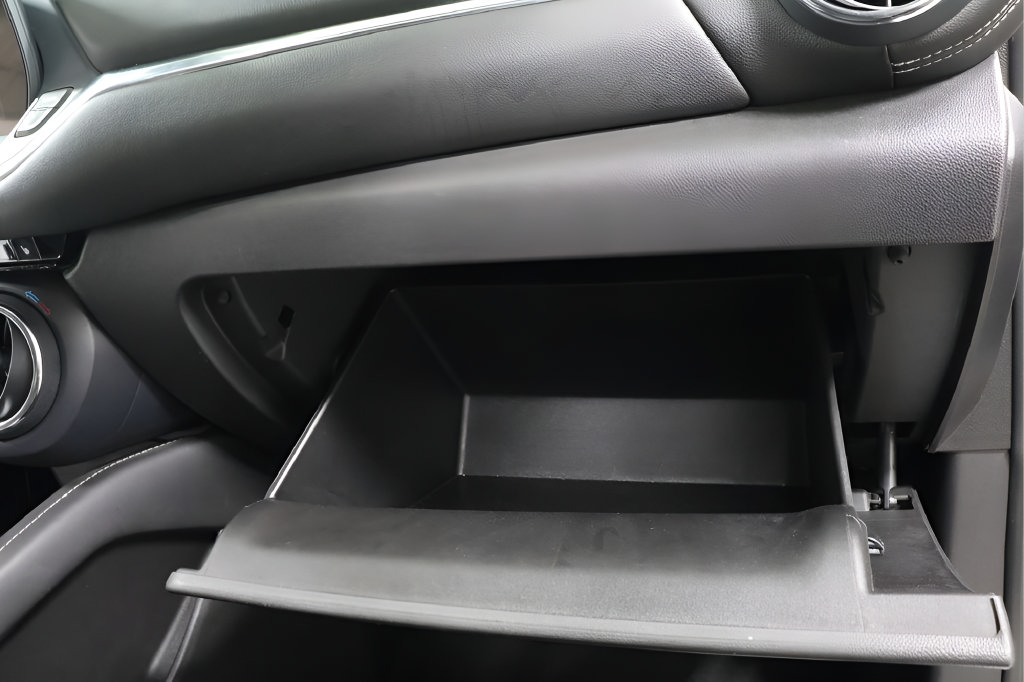 Used 2025 Chevrolet Blazer LT FWD image 30