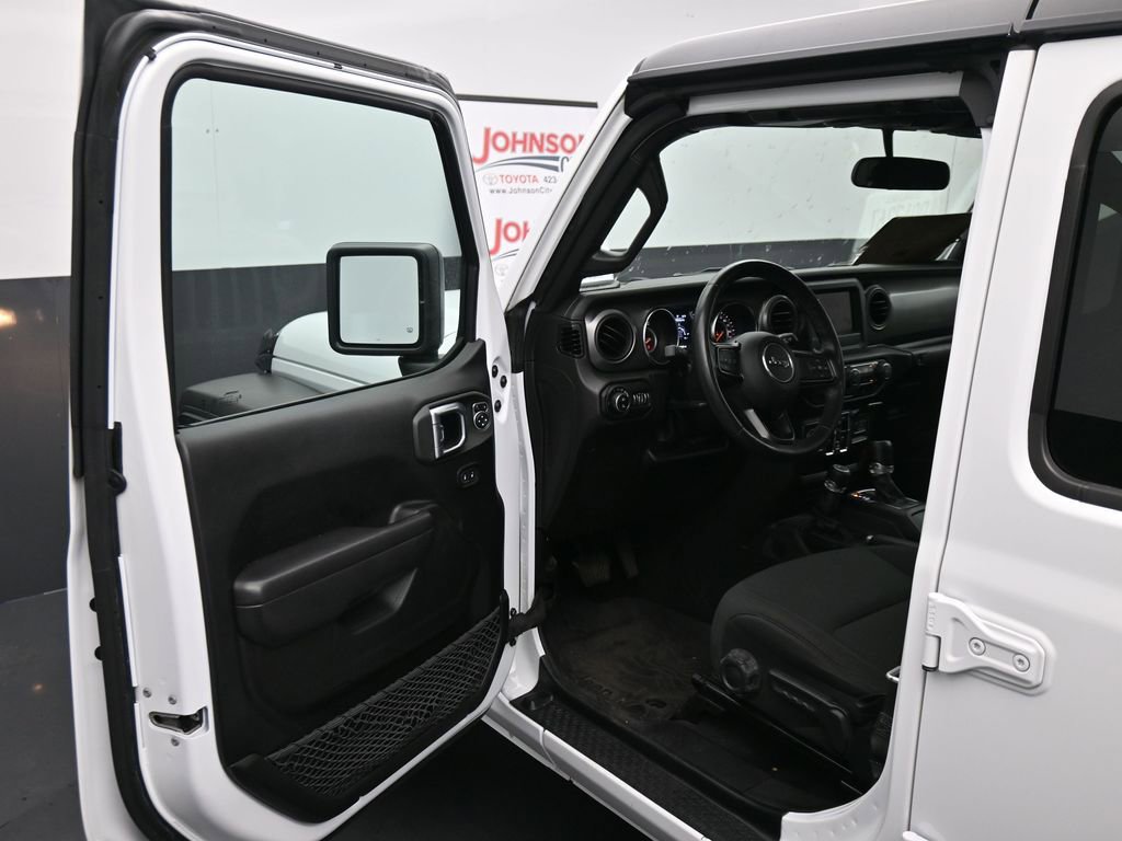 Used 2022 Jeep Gladiator Sport image 18