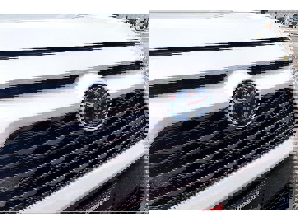 Used 2020 Toyota RAV4 XSE image 31