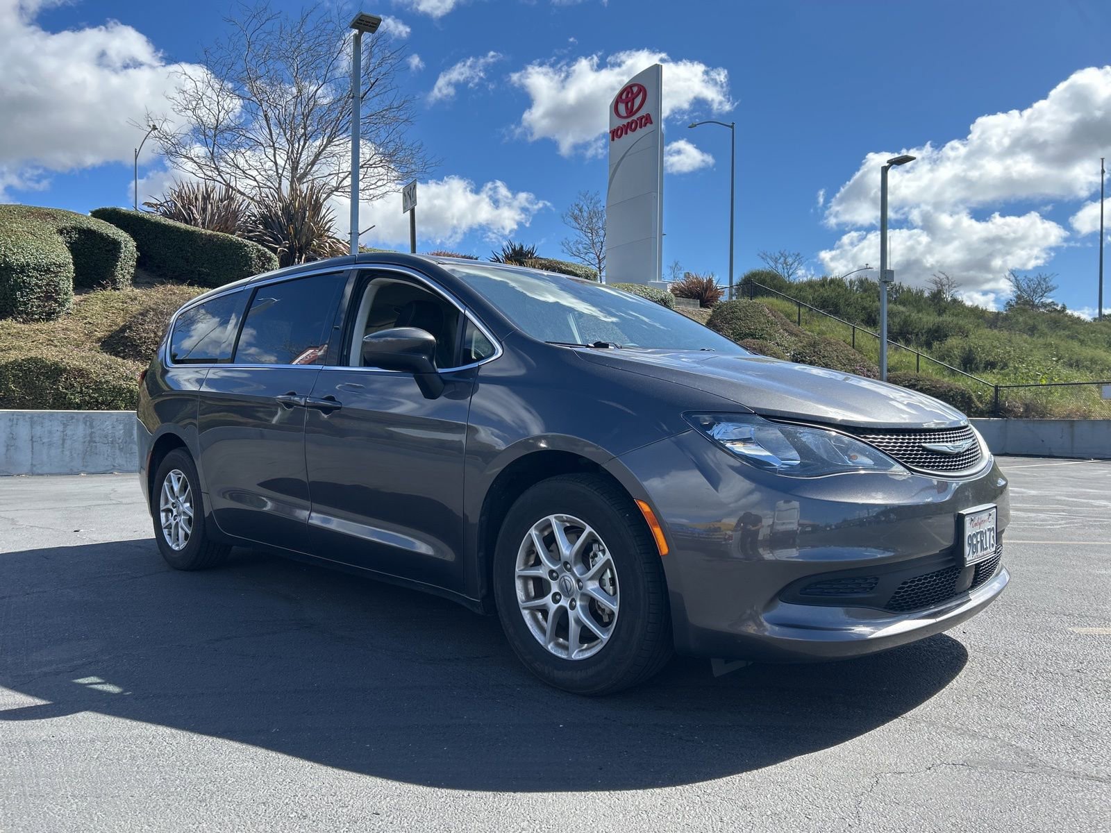 Used 2023 Chrysler Voyager LX