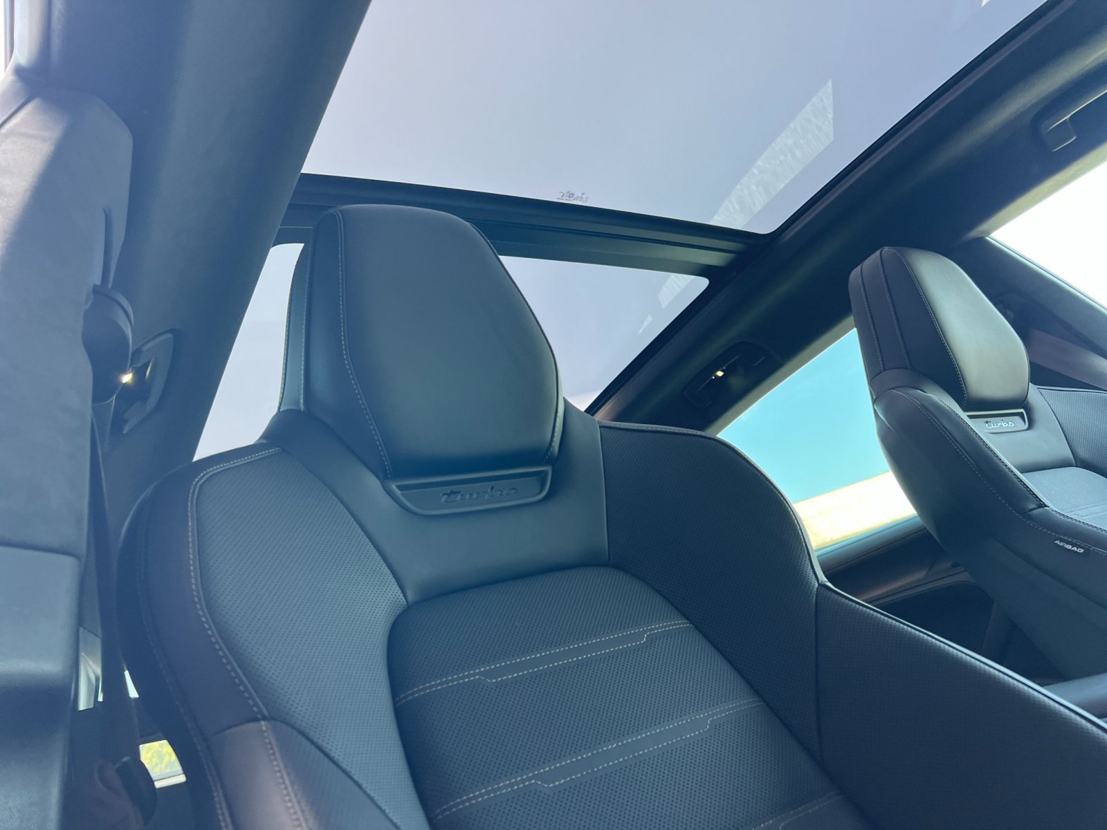 Certified 2026 Porsche Cayenne Turbo AWD/4WD image 19