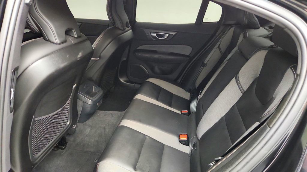 Used 2024 Volvo S60 B5 Plus w/ Climate Package AWD/4WD image 20