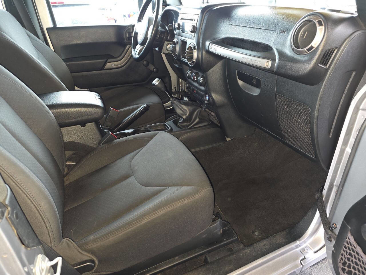 Used 2018 Jeep Wrangler Sport image 13