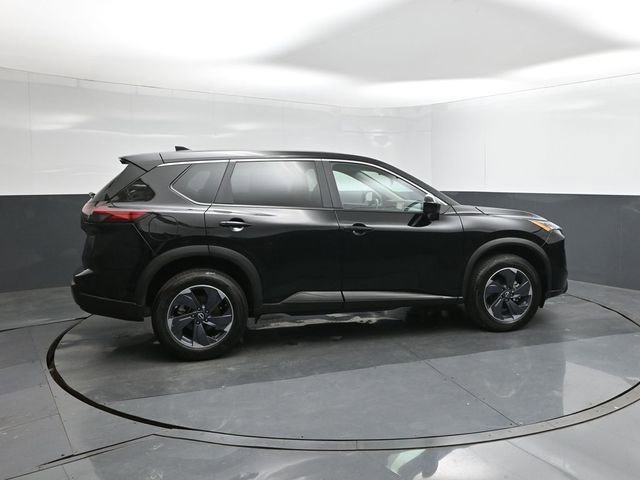 Used 2025 Nissan Rogue SV image 11