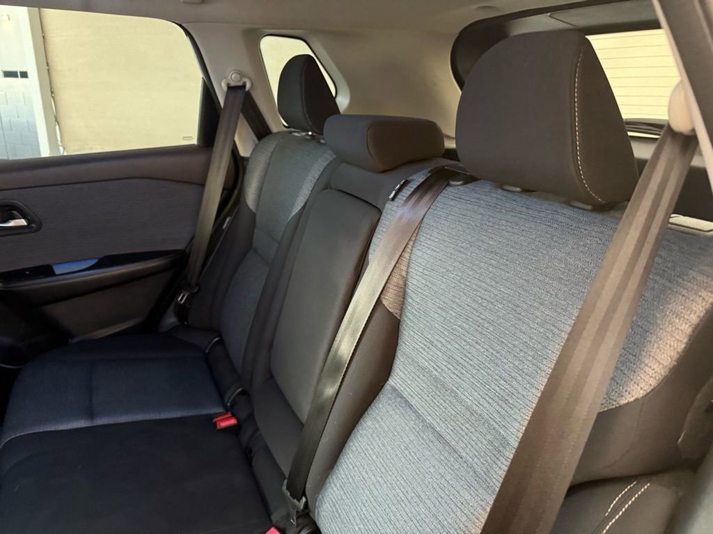 Used 2021 Nissan Rogue SV image 20